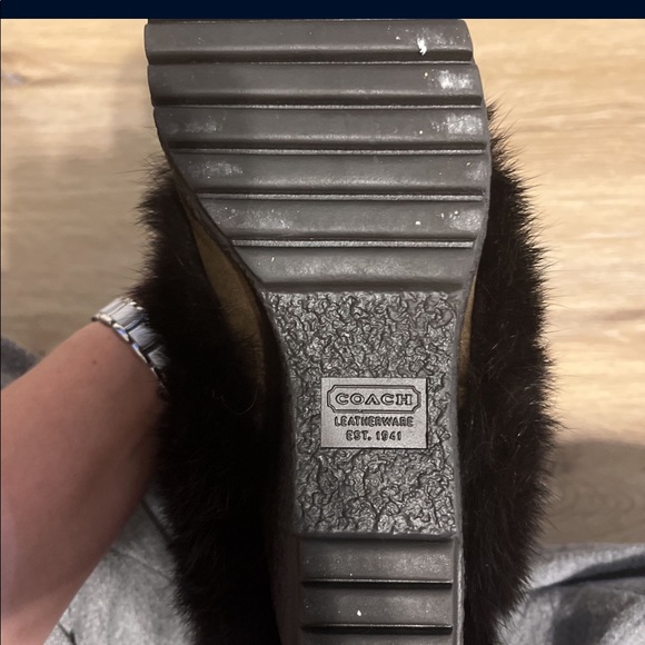 Coach fur never worn size 8.5 boots - Picture 2 of 3